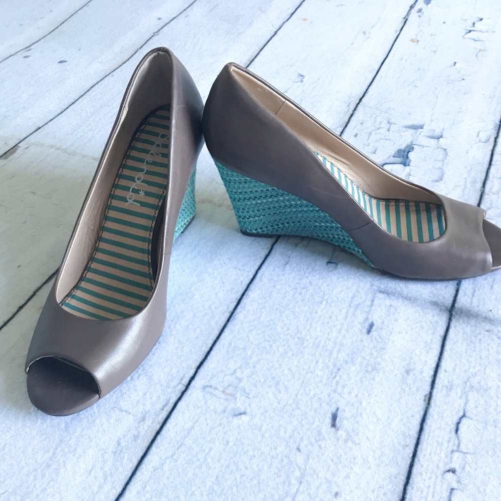 Splendid Brown/teal peep toe wedge - Picture 3 of 8